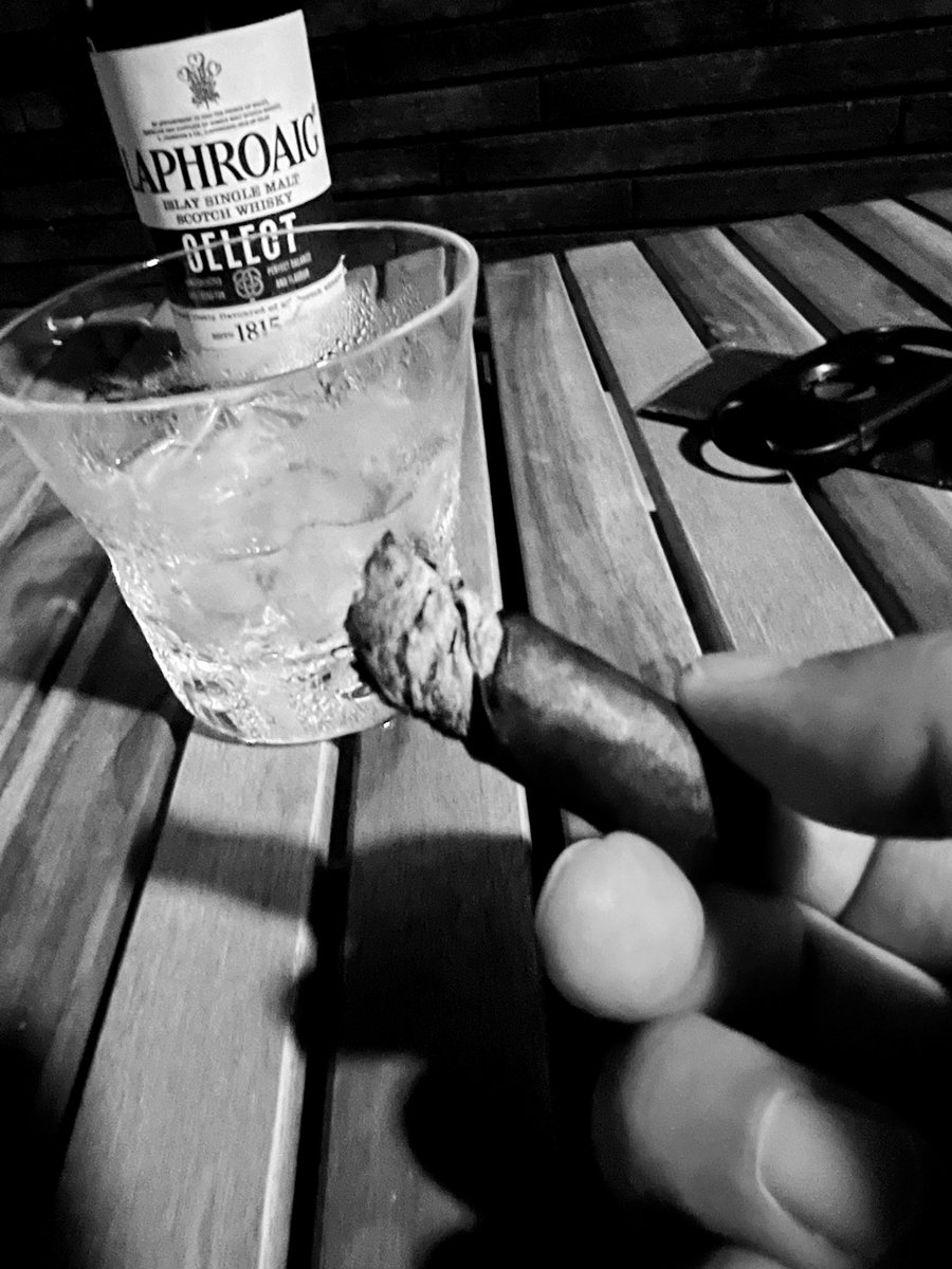 hiro_shi_05's tweet photo. ロッキーパテル ヴィンテージ1992 ペティコロナ

＃葉巻
＃cigar 
＃ロッキーパテル 
＃RockyPatel 
＃ペティコロナ
＃PetitCorona
＃ホンジュラス https://t.co/weDWMcVryu
