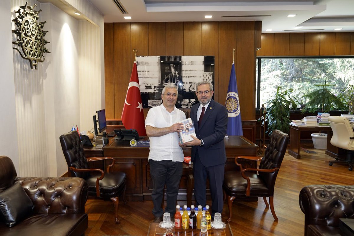 Ankara Üniversitesi Eğitim Bilimleri Fakültesi Eğitim Yönetimi Anabilim Dalı Öğretim Üyesi Sn Prof. Dr. Şakir Çınkır’ın ziyareti ve “Türk Eğitim Sistemi ve Okul Yönetimi Bilimsel Dergilere Makale Nasıl Yazılır” isimli kitabını takdimi…