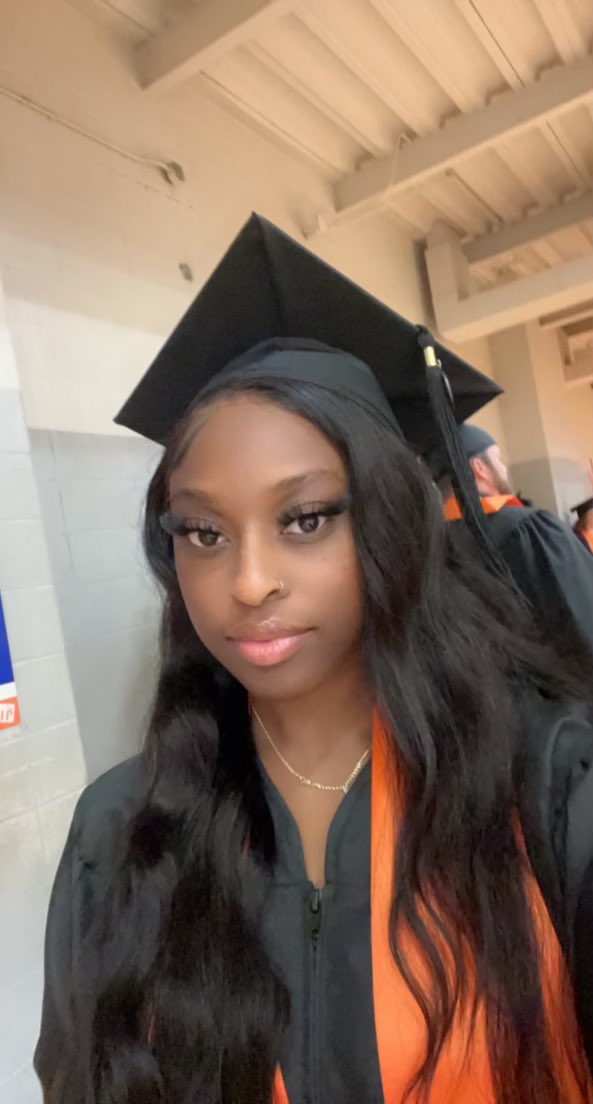 Rated_X0's tweet image. We would to like to congratulate @briittbrxt and @itsyafavredd for graduating today, we’re are proud of our lab members and we hope you ladies continue to strive for greatness 🍾🍾🍾🎊🎊🎊🎊 #labproductionz