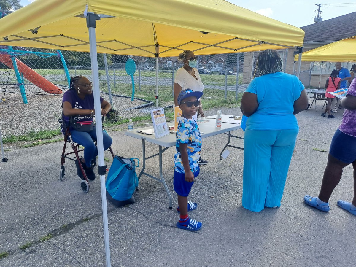 CarletonCougars's tweet image. During our Expo today, families had a chance to meet our counseling team, sign up for the PTA, meet staff and connect with some of our community partners. On top of that, lots of free resources, snacks and goodies. 
#Carletonrocks