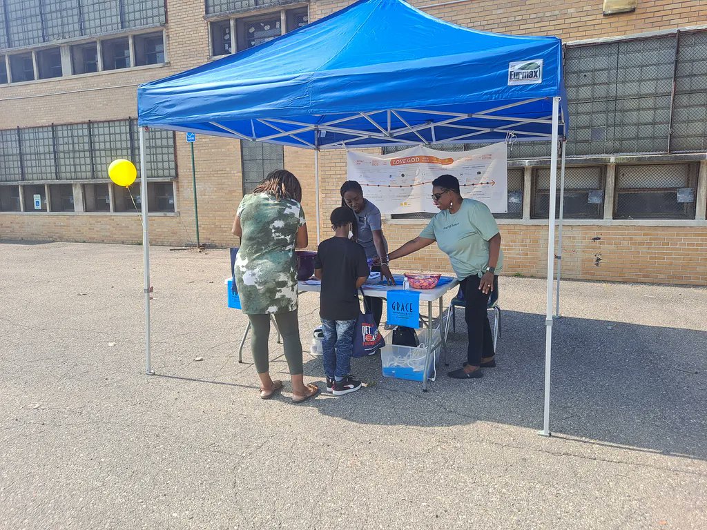 CarletonCougars's tweet image. During our Expo today, families had a chance to meet our counseling team, sign up for the PTA, meet staff and connect with some of our community partners. On top of that, lots of free resources, snacks and goodies. 
#Carletonrocks