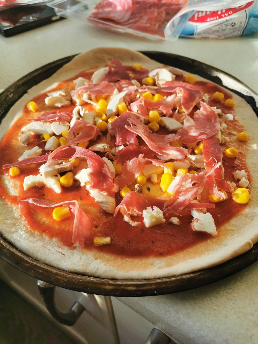 didgestar's tweet image. Dancing to Dj Hish on @ARCountry while making pizza's #perfectSaturday #BeerInHand