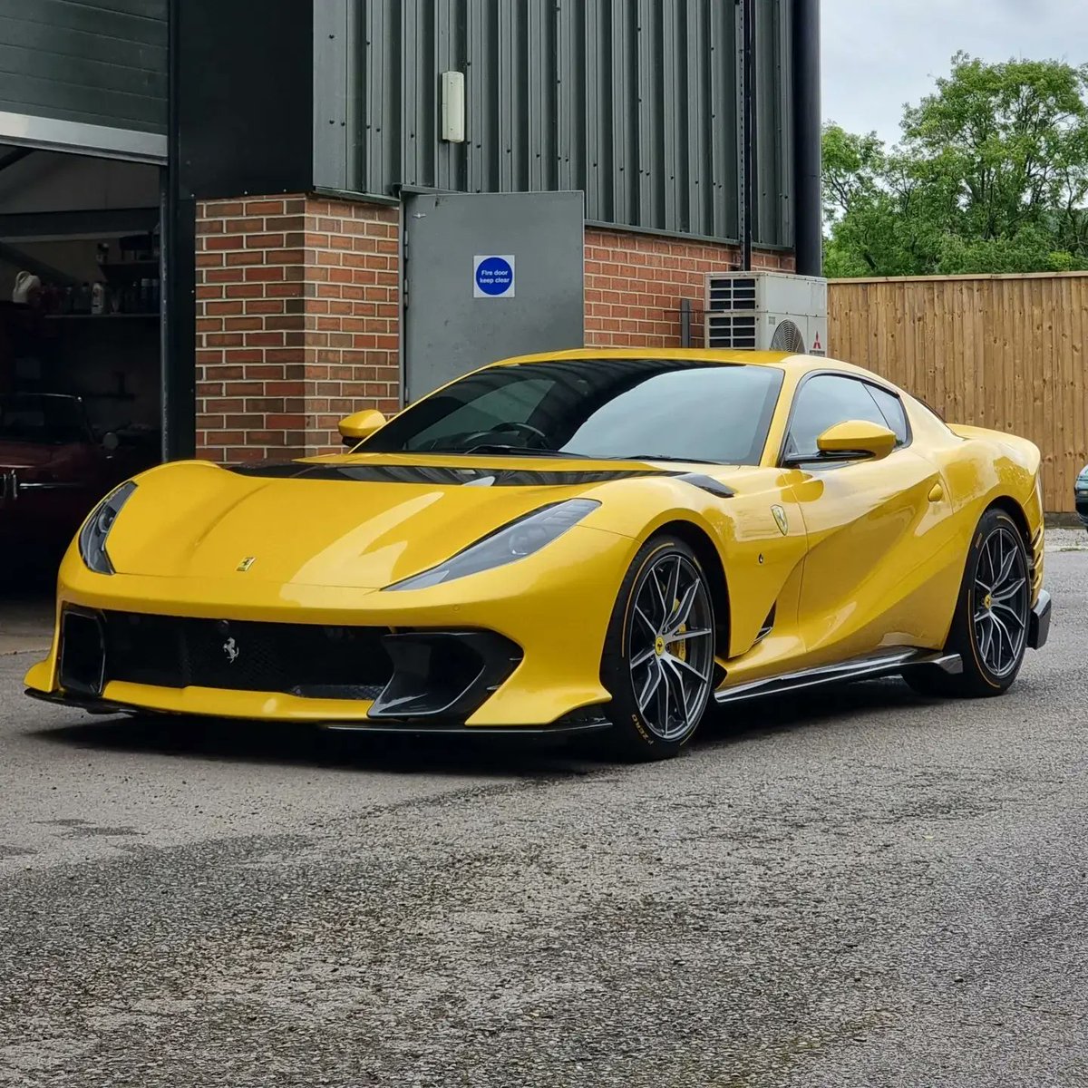 Charity auction night for a high end car dealership from a few weeks back
#Ferrari #Lamborghini #lighting #design #Audio #soundengineer #isdesignlive
