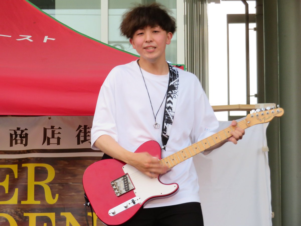 miyasirointer41's tweet photo. トップバッターは つむぎちゃんがボーカルをつとめるSphia
Sphiaとしては初見 ギター🎸があると又違いますね。多少のアクシデントもLIVEならでわ アニソンはテンション上がるぅ⤴︎
#横手イースト #納涼ビアガーデン #つむぎ #sphia https://t.co/4sJdyipZ0p