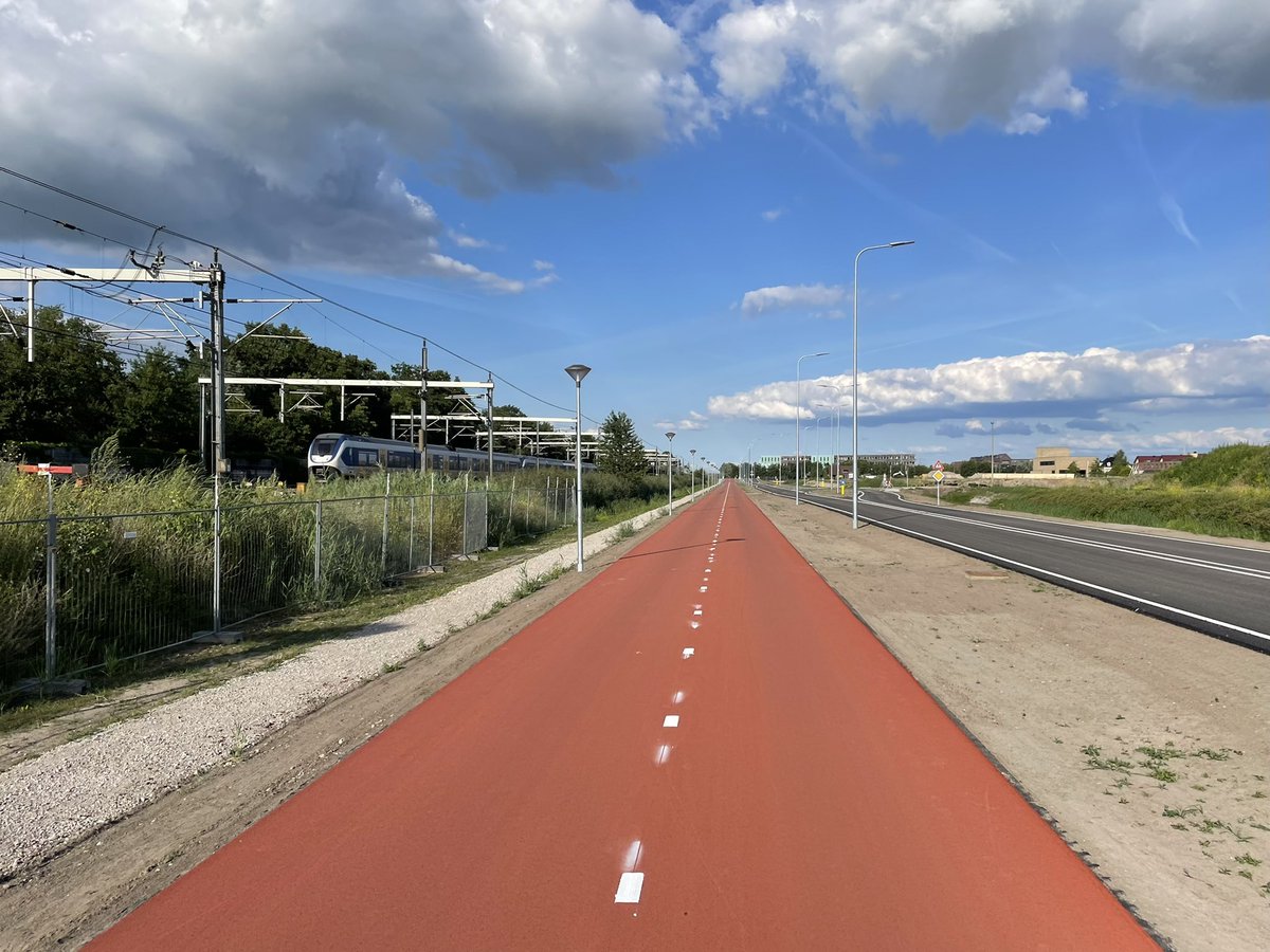 Mooi nieuw snel-#fietspad in #Woerden 
<a href="/fietsstadje/">fietsersbondwoerden</a> <a href="/fietsersbond/">Fietsersbond</a>