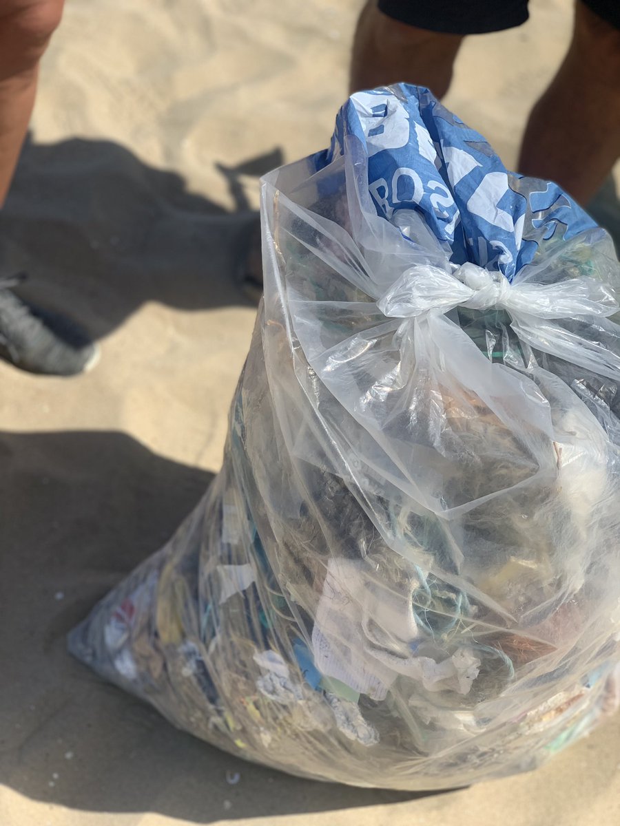 lbood's tweet photo. Hoppakee. In totaal 68kg en 368 peuken geruimd op het strand van #ouddorp
Goed weer, goede vibe, goede organisatie. Kortom 💚✅🐟
#beachcleanuptour #allebeetjeshelpen #beach #noordzee @denoordzee https://t.co/Y6ynpckbGf