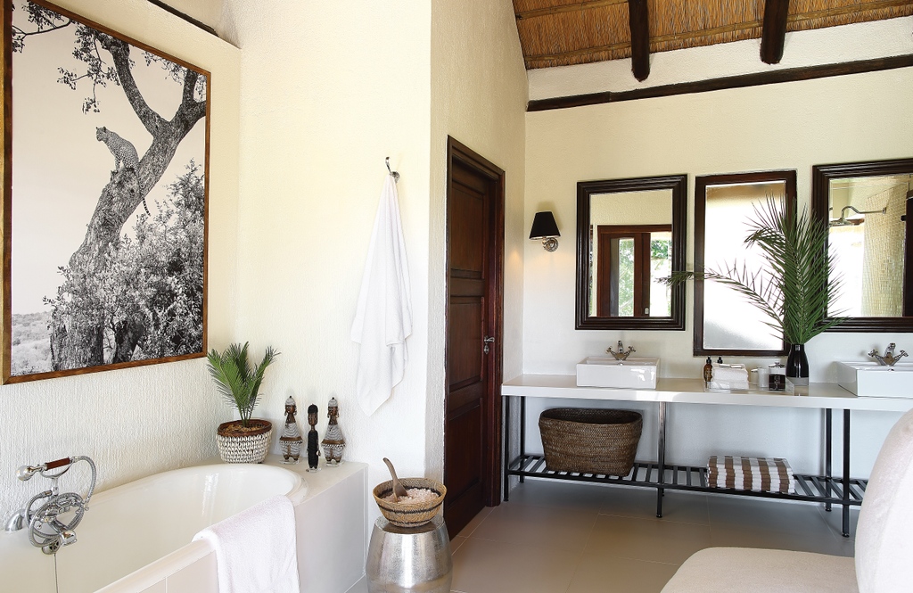 londolozi's tweet photo. In every detail from the swimming pools and contemplation salas (decks), the Ralph Lauren inspired decor, plaited leather beds, to the beautiful fabrics that eco sophistication of Africa, #treecamp provides a matchless showcase of excellence.
https://t.co/YxedSpTtnz
#safari https://t.co/pqgGks6jXZ