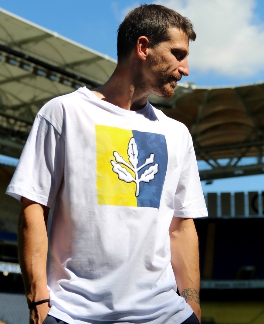 Buralar var ya fener fenerr <a href="/MHYandas/">Mert Hakan Yandaş</a> <a href="/Fenerbahce/">Fenerbahçe SK</a>