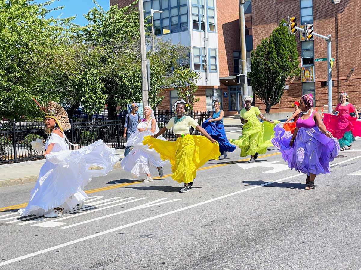 jfh's tweet photo. Amazing #OpenStreetsBoston on Blue Hill Ave today. Roxbury showed up despite in the heat. Each neighborhood is unique, but the feeling of joy and community is the same. https://t.co/YGo1ggSoCN