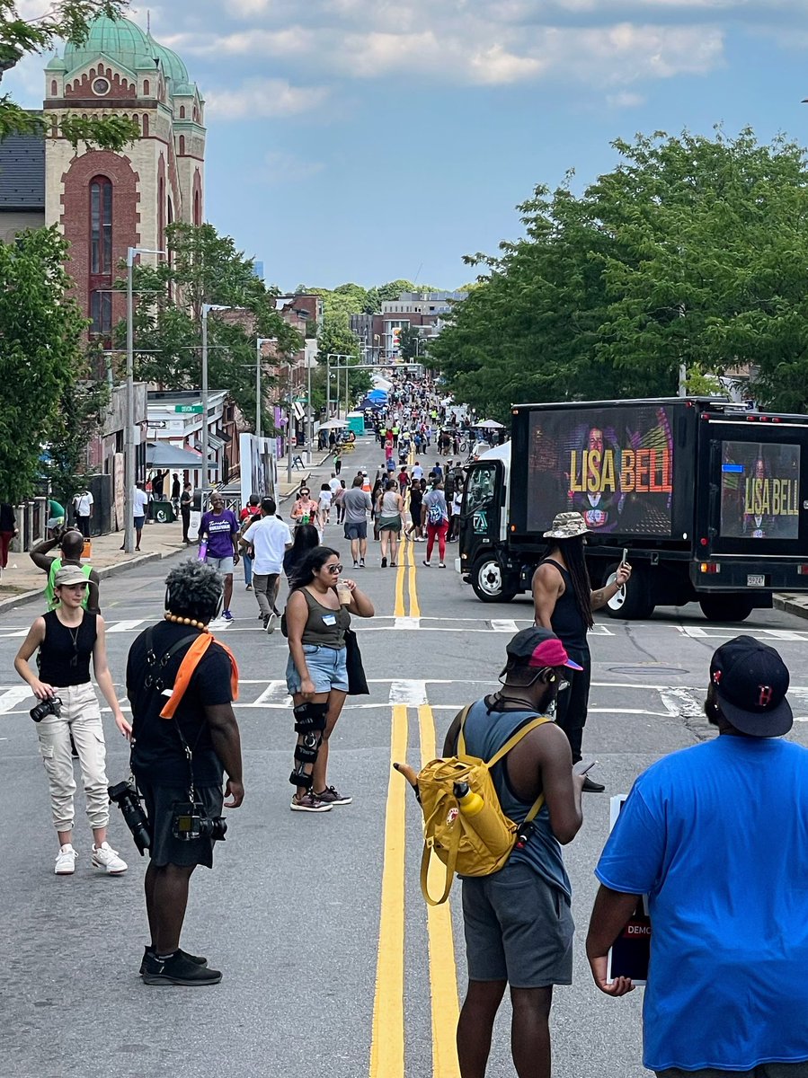 jfh's tweet photo. Amazing #OpenStreetsBoston on Blue Hill Ave today. Roxbury showed up despite in the heat. Each neighborhood is unique, but the feeling of joy and community is the same. https://t.co/YGo1ggSoCN
