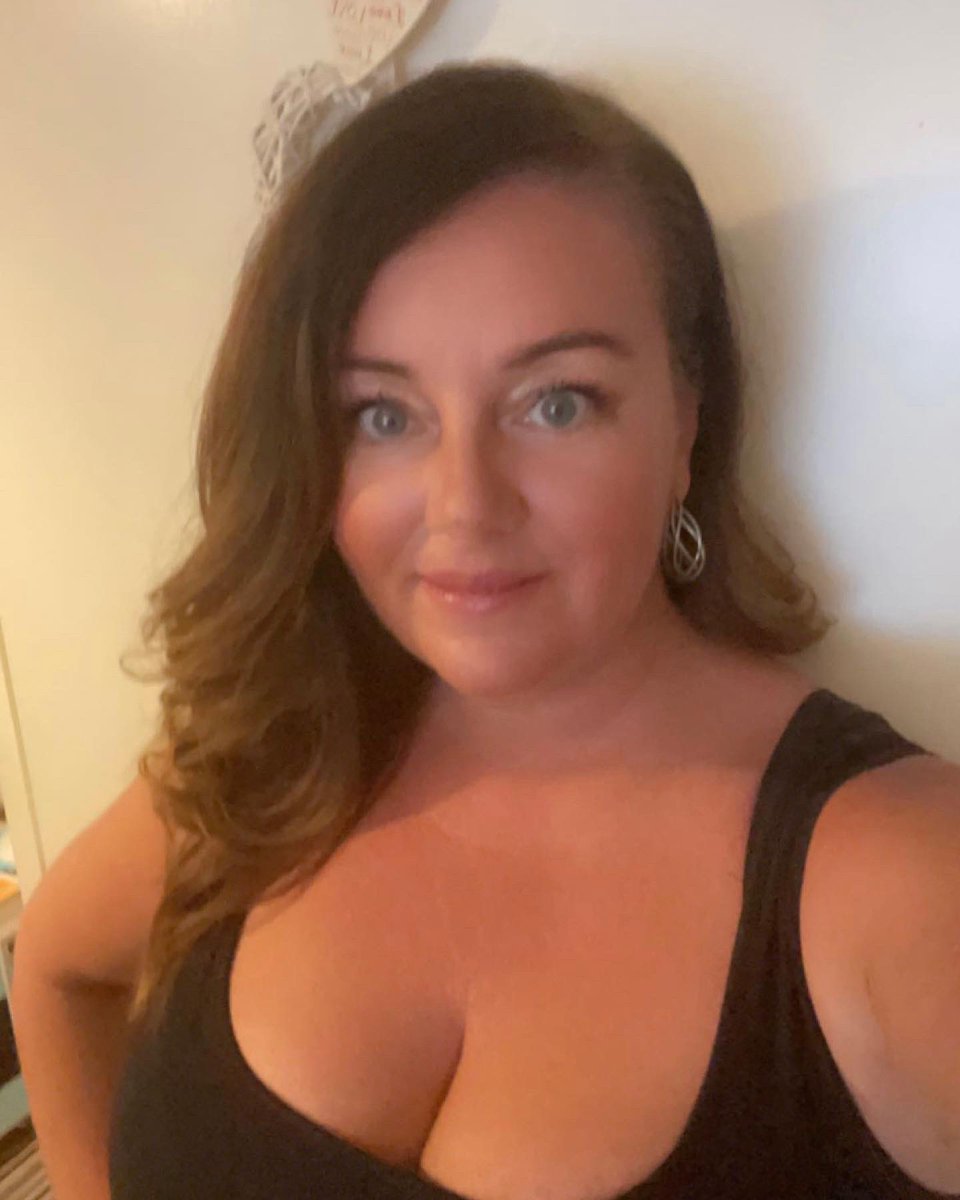 Beth_Tastic's tweet photo. Out Out! 🥳🧉🍹🍸🍾🥂 soooo needed mid summer hollibobs! #parenting #summerholidays #childfree #Pampered #GlammaMamma got to love the benefits of a nap followed by a hair & make up sesh! 🥳🤣#BethOClock #DontWaitUp 😉 ❤️ https://t.co/sTwPRAxJnw