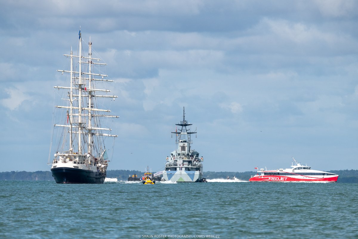 ShaunRoster's tweet photo. Having completed @cowes_week Guard Ship duties @RoyalNavy Offshore Patrol Vessel @hmssevern today welcomed HRH Anne, Princess Royal onboard to take the salute as hundreds of boats conducted a Sail Past to celebrate The Queen’s Platinum Jubilee. #HMSSevern #QPJ #PlatinumJubilee https://t.co/ySO7Q9iu6J