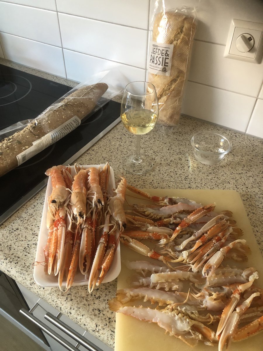 SanderBoomman's tweet photo. Door de goede tip van @EMKvissers genoten van Langoustines op de BBQ. https://t.co/1urOvLCThB