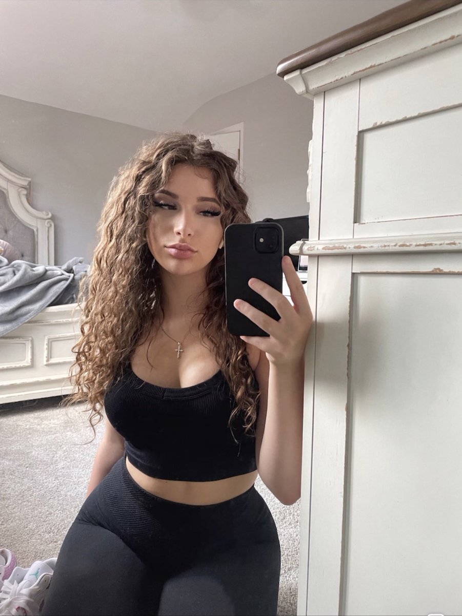 Lina tweet media