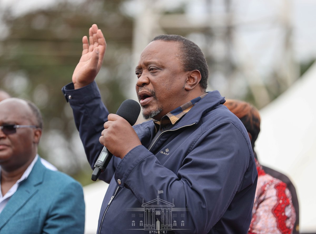 StateHouseKenya's tweet photo. 1/4
President Uhuru Kenyatta on Saturday made a one-day working tour of the Central region where he inspected and commissioned several development projects in Murang'a and Nyeri counties. https://t.co/EG58HICGT7