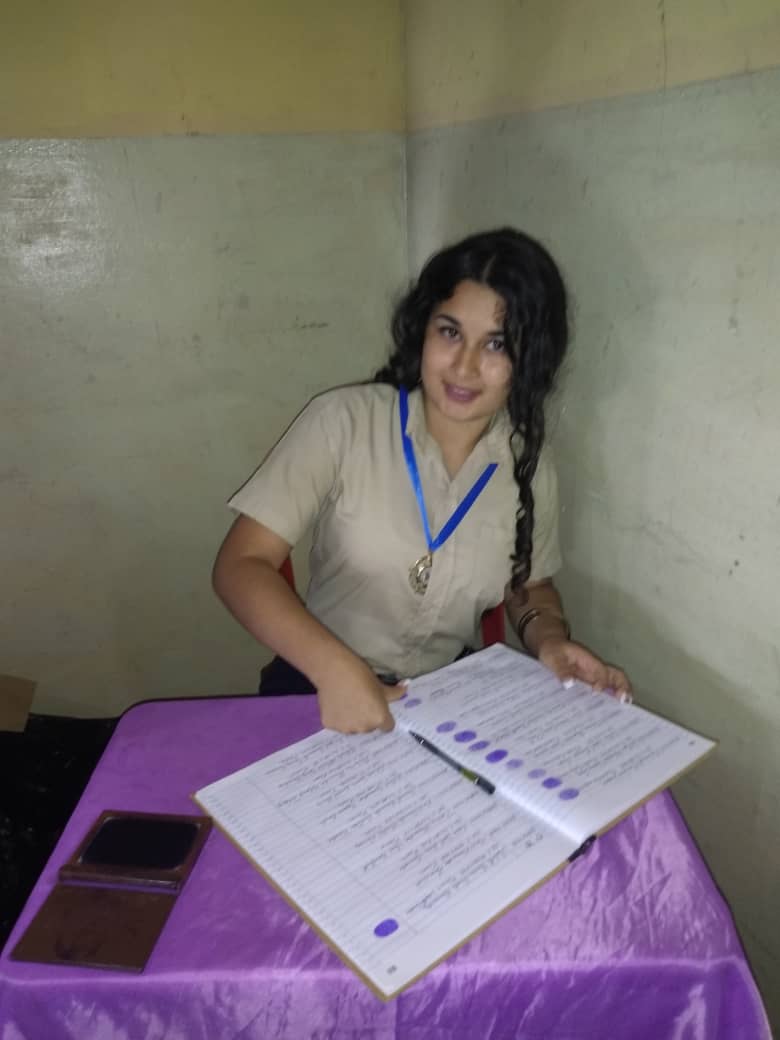 uencandiales's tweet photo. Entrega de Título de los graduando de la Vigésimaprimera Promoción de Bachilleres República Bolivariana de Venezuela UEN Simón Candiales https://t.co/vbdHsZNW9D