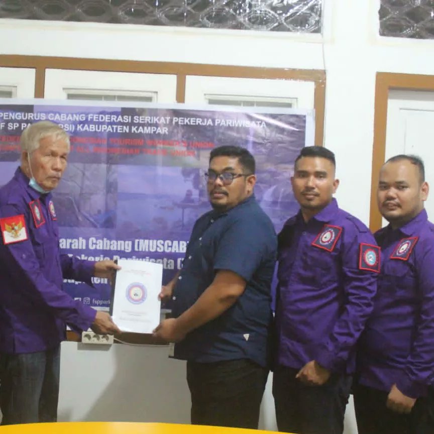 fsppar's tweet photo. Selamat Atas Terpilihnya @sesfrika_yanza Sebagai Ketua PC @fsppar @KabupatenKampar Periode 2022-2027. 
#kampar #wisatakampar #pariwisatakampar #riau #fsppar #fspparkampar #spsi #wisatariau https://t.co/xmn4pUnBUA