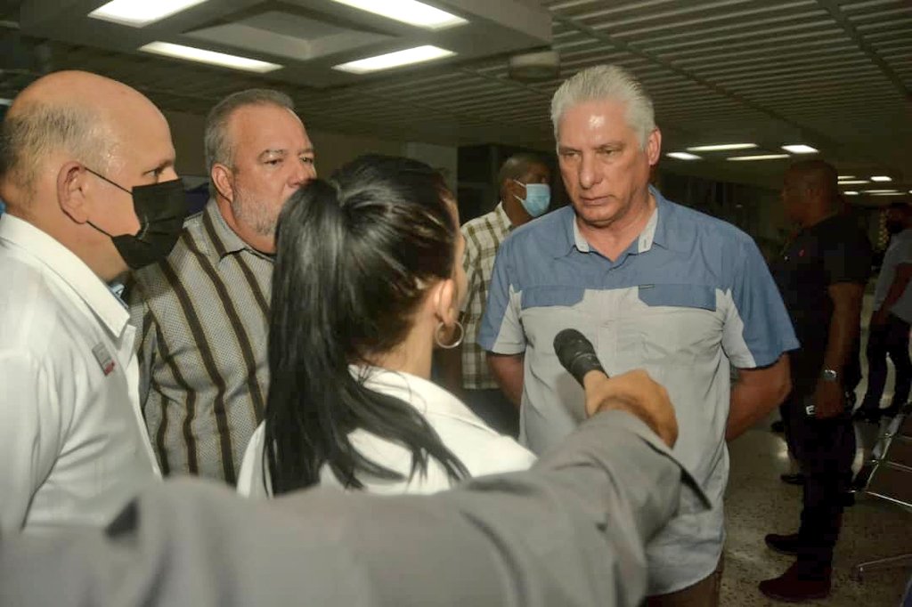 Venezuela entera se solidariza con Cuba y el pueblo de Matanzas, ante el accidente ocurrido en la Base de Supertanqueros. Reciban el abrazo bolivariano, ¡No están solos! Tenemos plena disposición para brindar la ayuda necesaria. Presidente <a href="/DiazCanelB/">Miguel Díaz-Canel Bermúdez</a> cuente con nosotros.