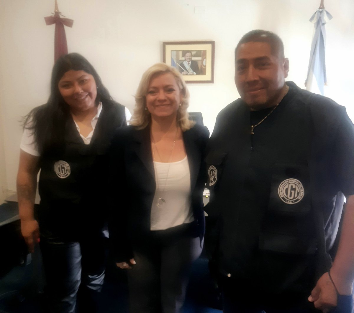 FridaFonseca2's tweet photo. Mantuve una reunión con
Carlos Cruz, Secretario General de #ASiMM que nuclea más de 280 personas Conversamos sobre la situación del sector de cadetería, mensajería y delivery , los riesgos de la actividad y la necesidad de #SecretaríaDeSeguridad
#GobiernoPresente https://t.co/gxT7DoZH7C