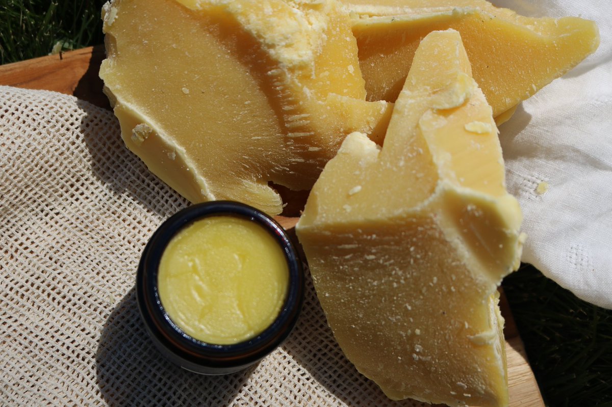 mymagichealer's tweet photo. The combination of the healing ingredients of our magic salve miraculously helps a lot of skin issues. It is especially good for problems that are difficult to treat such as boils, skin infections, infected cysts and more. 

#skincare #naturalproducts #dailyskincare #skinlove https://t.co/bY6izooZmw