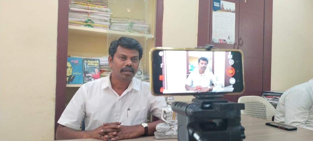 SVallvan's tweet photo. ஆகத்து 17,

விடுதலை சிறுத்தைகள் கட்சியின் தலைவர் தொல்.திருமாவளவன் அவர்களின் பிறந்தநாள் வாழ்த்து காணொலியில்..

தமிழின தளபதி, அண்ணன் நாகை.திருவள்ளுவன் அவர்கள், https://t.co/dsR2zCSEX1