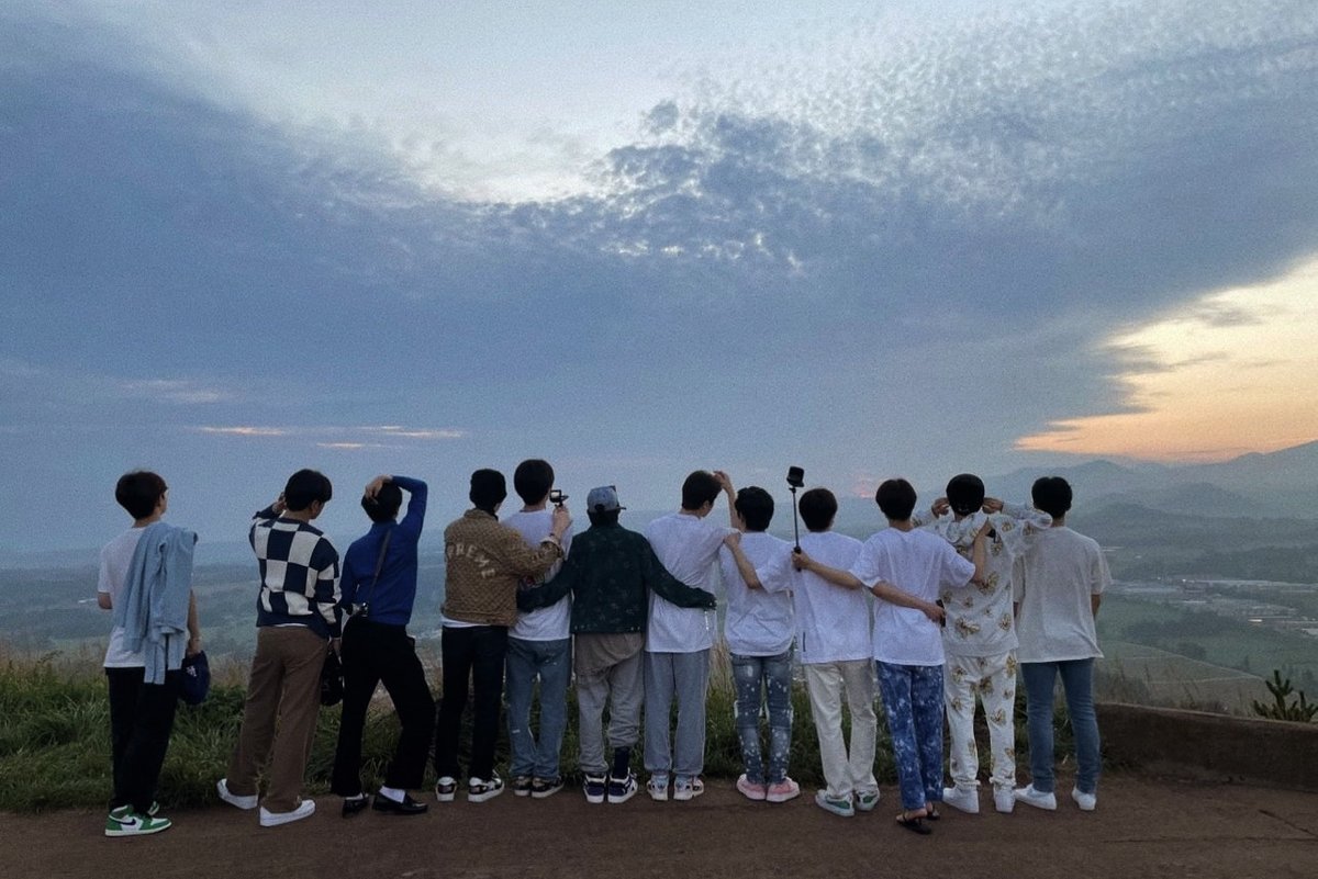 yoshigraphy's tweet photo. — happy 2nd anniversary our home and solace 

#TREA2URE_ANNIVER2ARY_2022 
#데뷔2주년_축하해_빛나는트레저 https://t.co/EzckrW6BlS