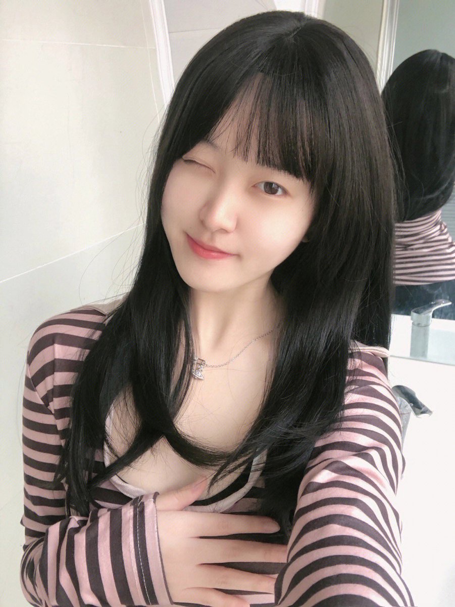 Ao7Cl's tweet photo. 成都真的是，身边小姐姐一群，小奶狗不见几只～
#成都 #成都线下 #成都学生 #成都交友 https://t.co/2wsi4MHnom