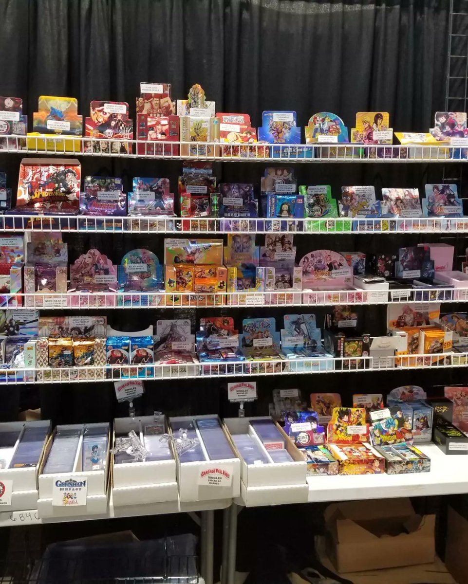 MiniworldEntmt's tweet photo. It's Day 2 at @C2E2! Stop by and see us in booth 1828 if you are coming to the show! #c2e2 #Chicago #musicsheets #miniposters #stickerpacks #bookmarkers #nonsporttradingcards #pins #conlife #miniworldentertainment https://t.co/TSIjGL9QNc