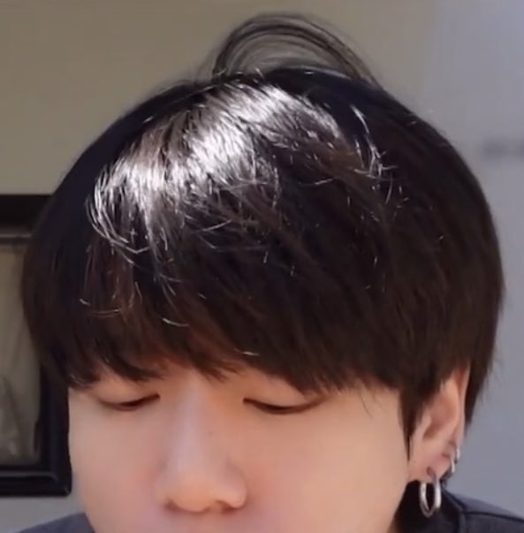 babyjungkooo_'s tweet photo. น้องจ๋ามีต้นถั่วงอกบนหัวด้วยน้า 🌱 https://t.co/3Nj1tcvXn4