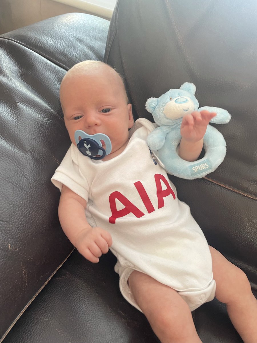 xDanielleKing's tweet photo. Grayson is first game of the season ready ⚽️💙 #COYS @SpursOfficial @HKane @Sonny7 @ericdier @RyanSessegnon @LedleyKing @richarlison97 https://t.co/AvB1kaWETC