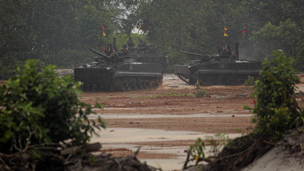 Jatosint's tweet photo. /18
4/8/2022
๐ฎ๐ฉ๐บ๐ธJoint Amphibious Assault using LVTP-7 and BMP-3F
#TNI Cdr Gen. Andika Perkasa and Navy (3rd pic) #TNIAL Cos Adm. Yudho Margono (4th pic) participated directly
#SuperGarudaShield #GarudaShield2022
๐ธTNI AL & Antara Foto/Teguh Prihatna/foc https://t.co/lcDGzvKzwm