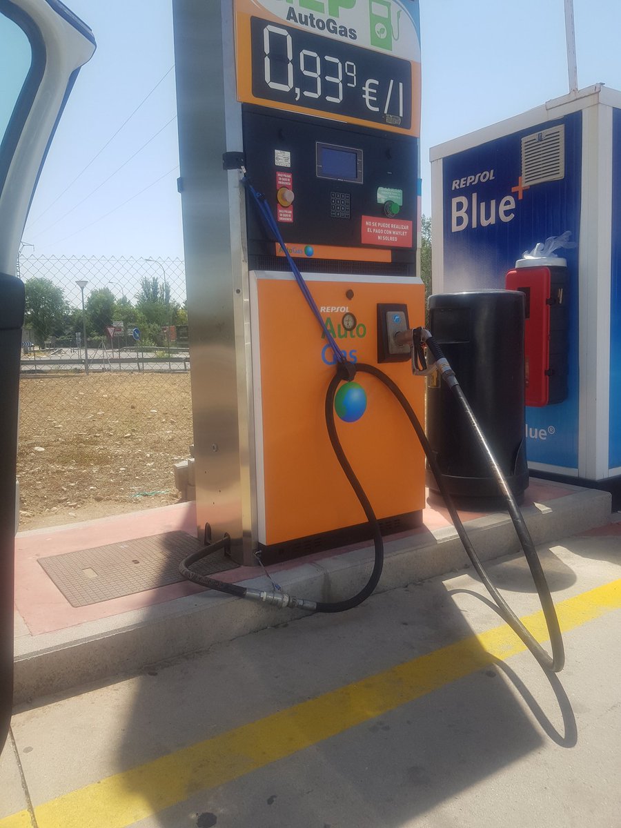 ash_r_9's tweet photo. @MyWaylet 
Es normal esto?. Ocurrido en @Repsol Fuente el saz de Jarama, Madrid. No se podía pagar con waylet en Glp, y por lo tanto no me he podido beneficiar de los 10 cent de waylet. 😡
#glp #repsol #waylet https://t.co/qlGpRJ0e1F