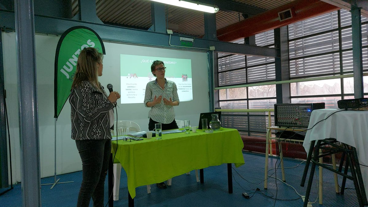 #GralRoca
Muy feliz de estar participando del  3° encuentro de Género y Diversidad "El largo camino a la Equidad Docente", junto a <a href="/jfernandezok/">Julia Fernández</a> Legisladora de <a href="/BloqueJSRN/">Bloque JSRN</a> 
Desde nuestro partido trabajamos día a día para generar igualdad de oportunidades entre mujeres y hombres💜