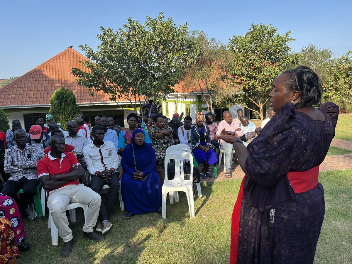 MathiasMpuuga's tweet photo. We’re rolling out one of our development projects intended to benefit our foot soldiers in Masaka City. We have organized them into various groups with each being supported to start an enterprise of their choice. #AccountabilityAndService https://t.co/amYMbZjCpF