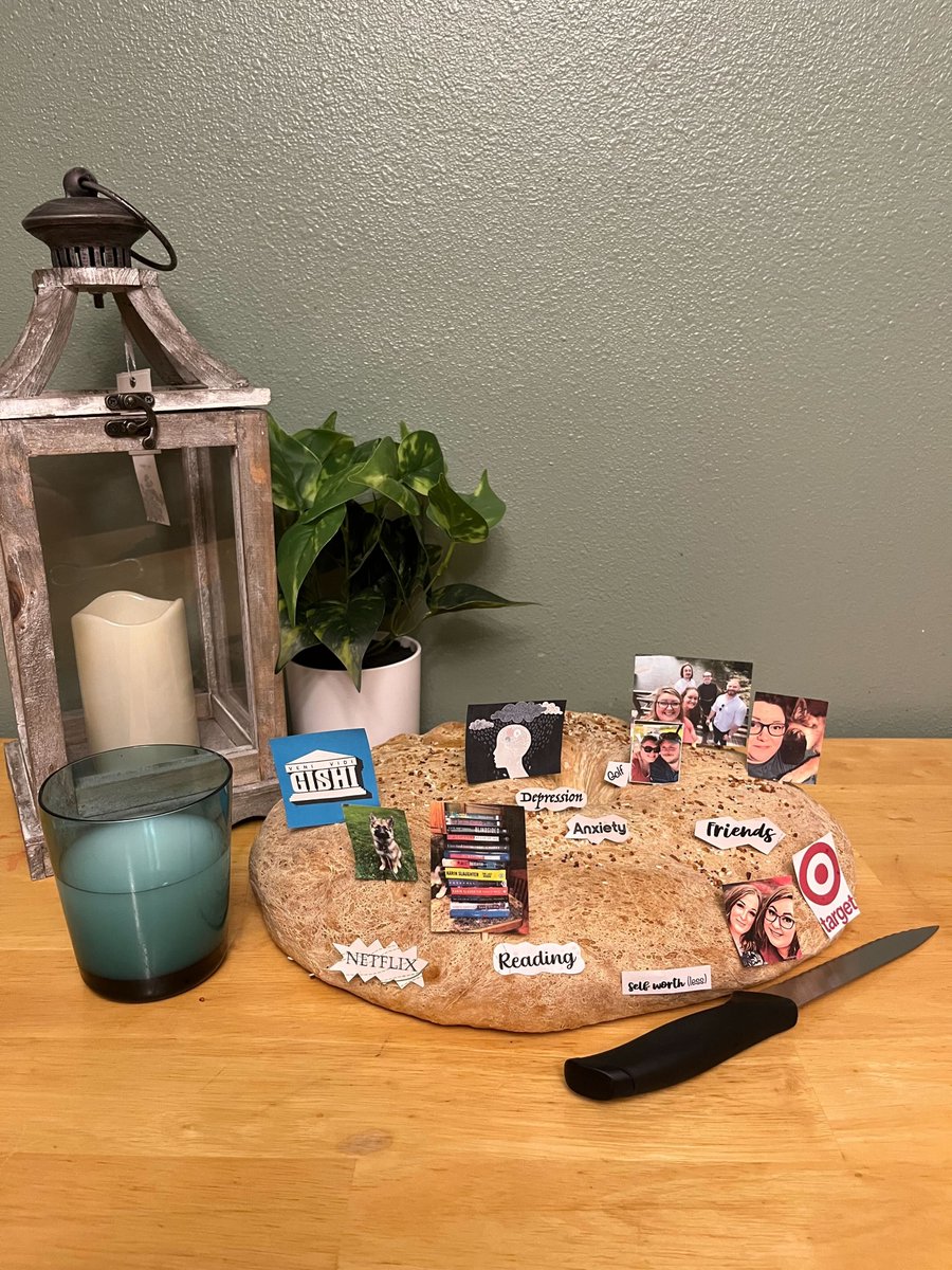 VGishi's tweet image. In Everything Everywhere All At Once, they made an everything bagel with everything on it. VVG 🛸is proud to present 📢our version of that bagel for ✨#GISH2022  ✨
@dunkwun  @Daniels