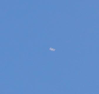 marie_kayali's tweet image. I&apos;m not quite sure what this was #unknownobject #ufotwitter but it was stationery and there for a couple of minutes