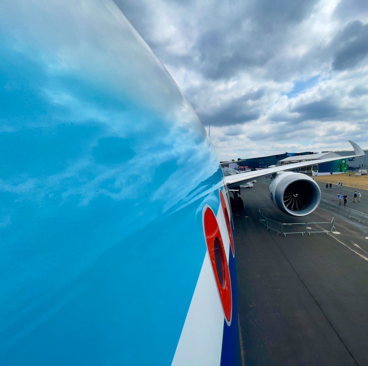 b777xlovers's tweet photo. A perfect shot of the wing! 

#777X #GE9X https://t.co/CwTmjkam4t