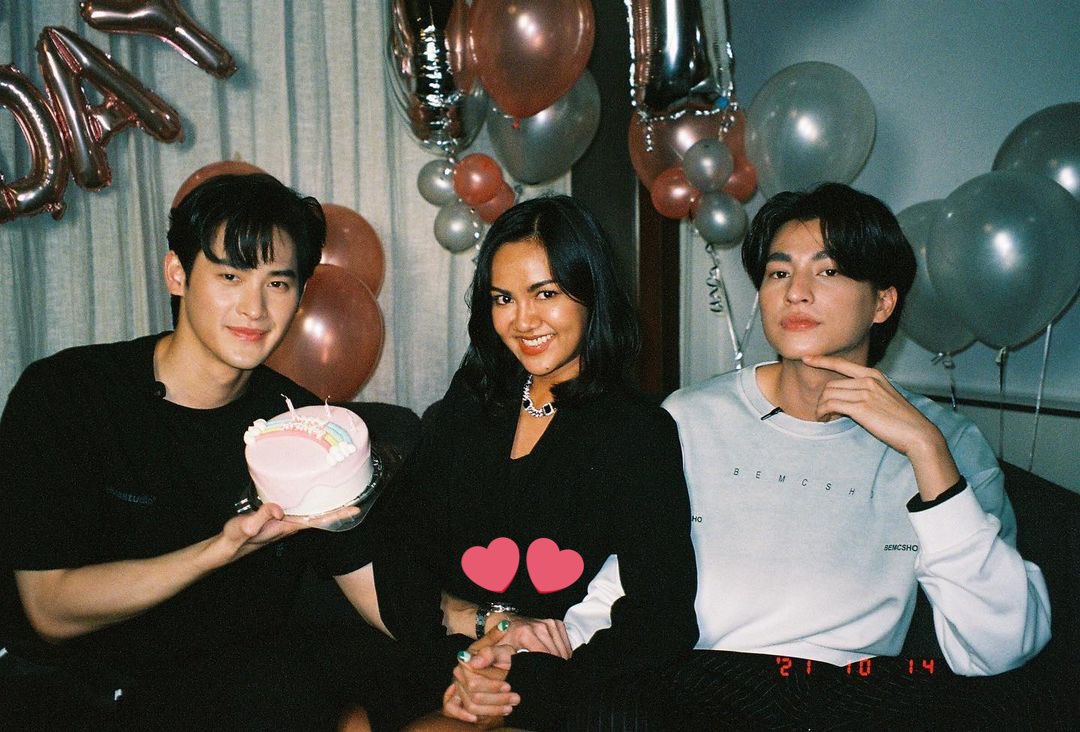 Thuyngu55392631's tweet photo. Alo anh Kao, anh bị gì dợ 😅😅
#เก้ากลัฟ https://t.co/dz8UysrYLR