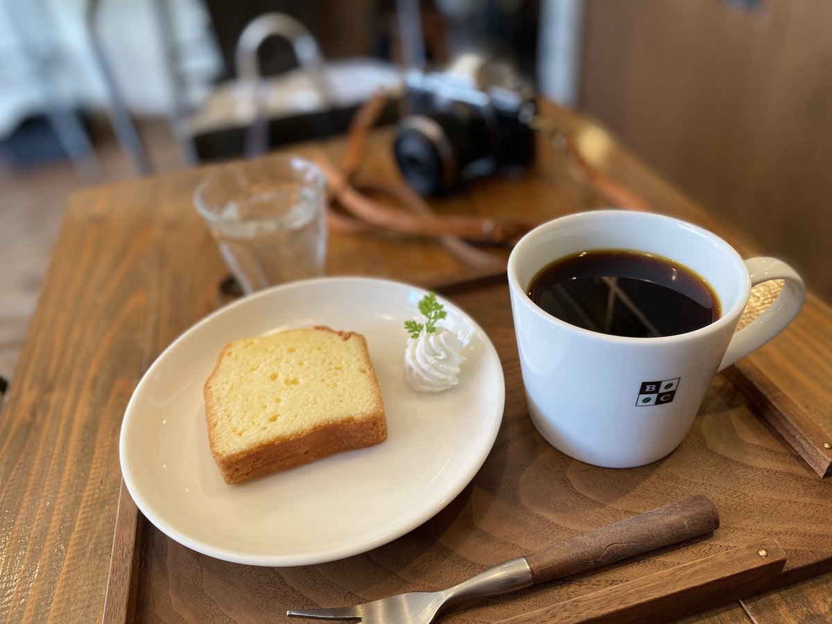 nonoho473's tweet photo. 自分の撮りたいもののぼんやりではなくちゃんとトリミングして現像して明確に表す。よく言われたなぁ撮る時、もう一歩前に後ろにと。goさんとこもBLACK WELLさんも心落ち着き空間、珈琲は味わい深く最高に美味しい。是非梯子で音楽、写真談義がまた楽し。
#対話パーティー
#gocafe
#blackwellcofee https://t.co/zUYYqftWiA