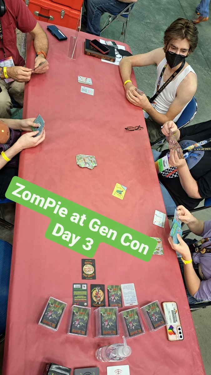 3RoguesGaming's tweet photo. Gen Con Day 3 events underway. Headless Horseman and ZomPie.
#gencon2022 #gencon #3roguesgaming #headlesshorseman #zompie https://t.co/folYUqT4rJ