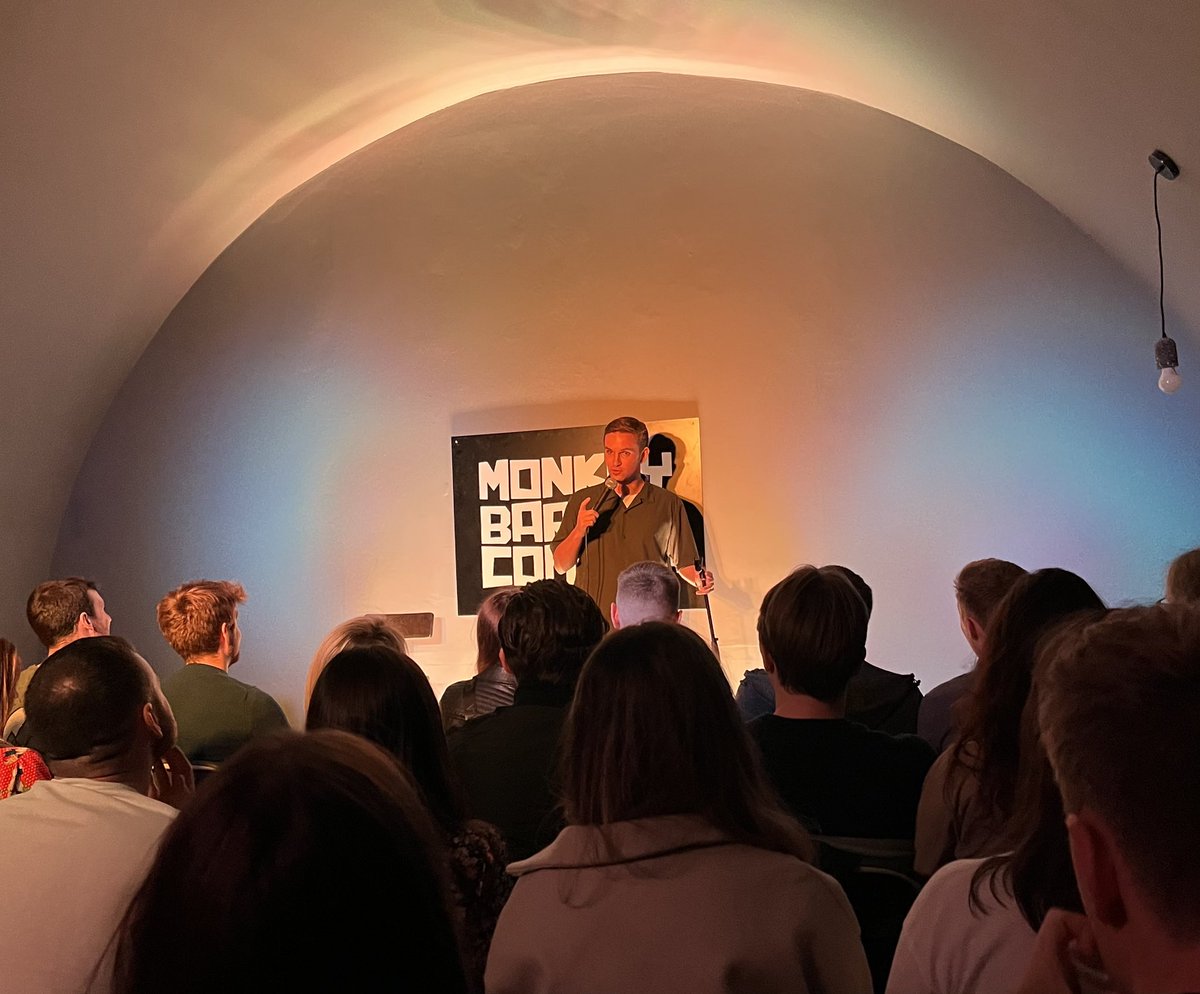 Waited three years to see @thatvittorio again <a href="/edfringe/">Edinburgh Festival Fringe</a>, and it was well worth the wait!! 

Top quality comedian, very very funny! 

#EdinburghFringe #RichardCurtis
🇮🇹 🏴󠁧󠁢󠁥󠁮󠁧󠁿 🇮🇪