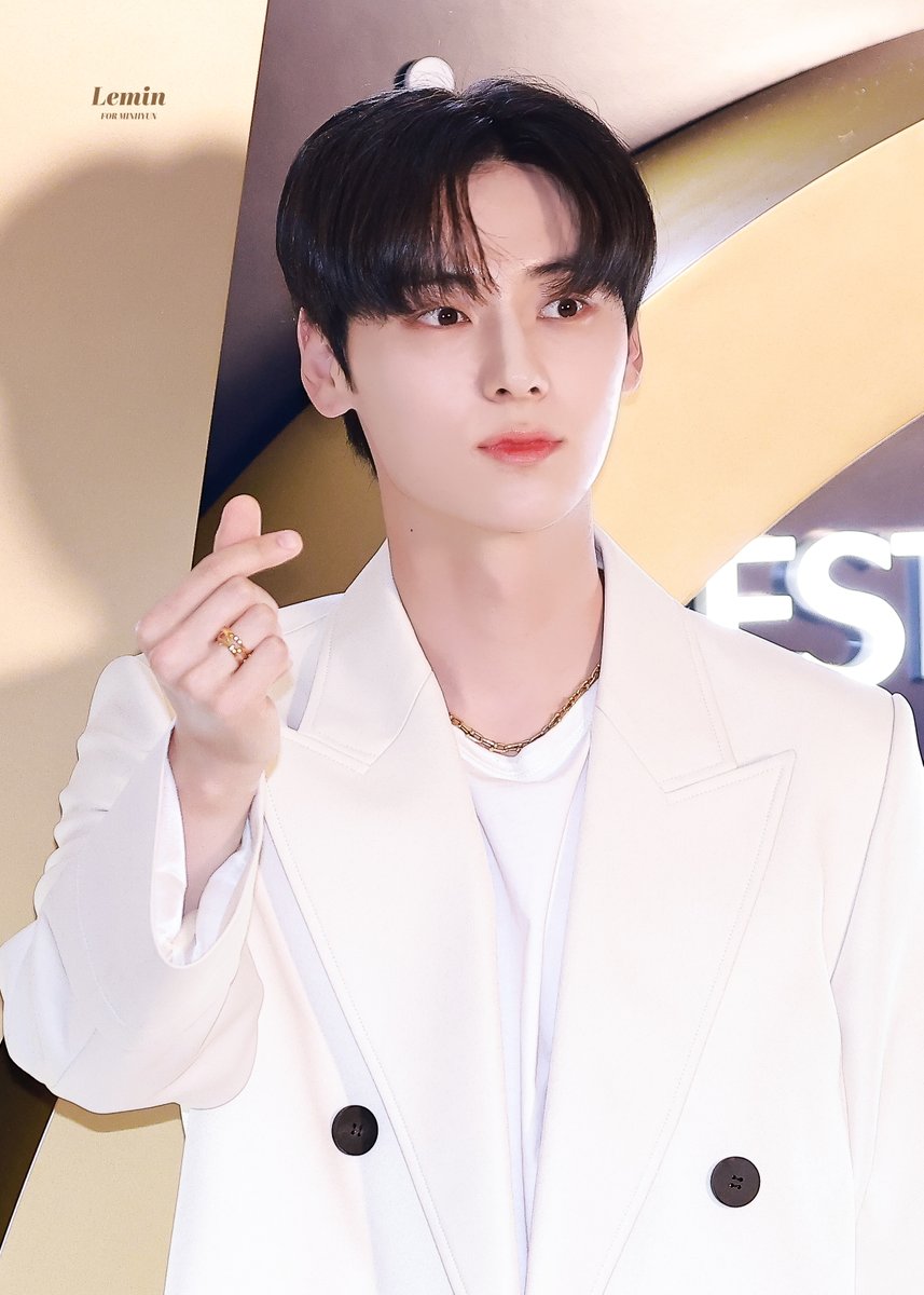 lemin89's tweet photo. 220804 에스티로더✨

#황민현 #민현  
#MINHYUN #HWANGMINHYUN https://t.co/gBFq5YC5ub
