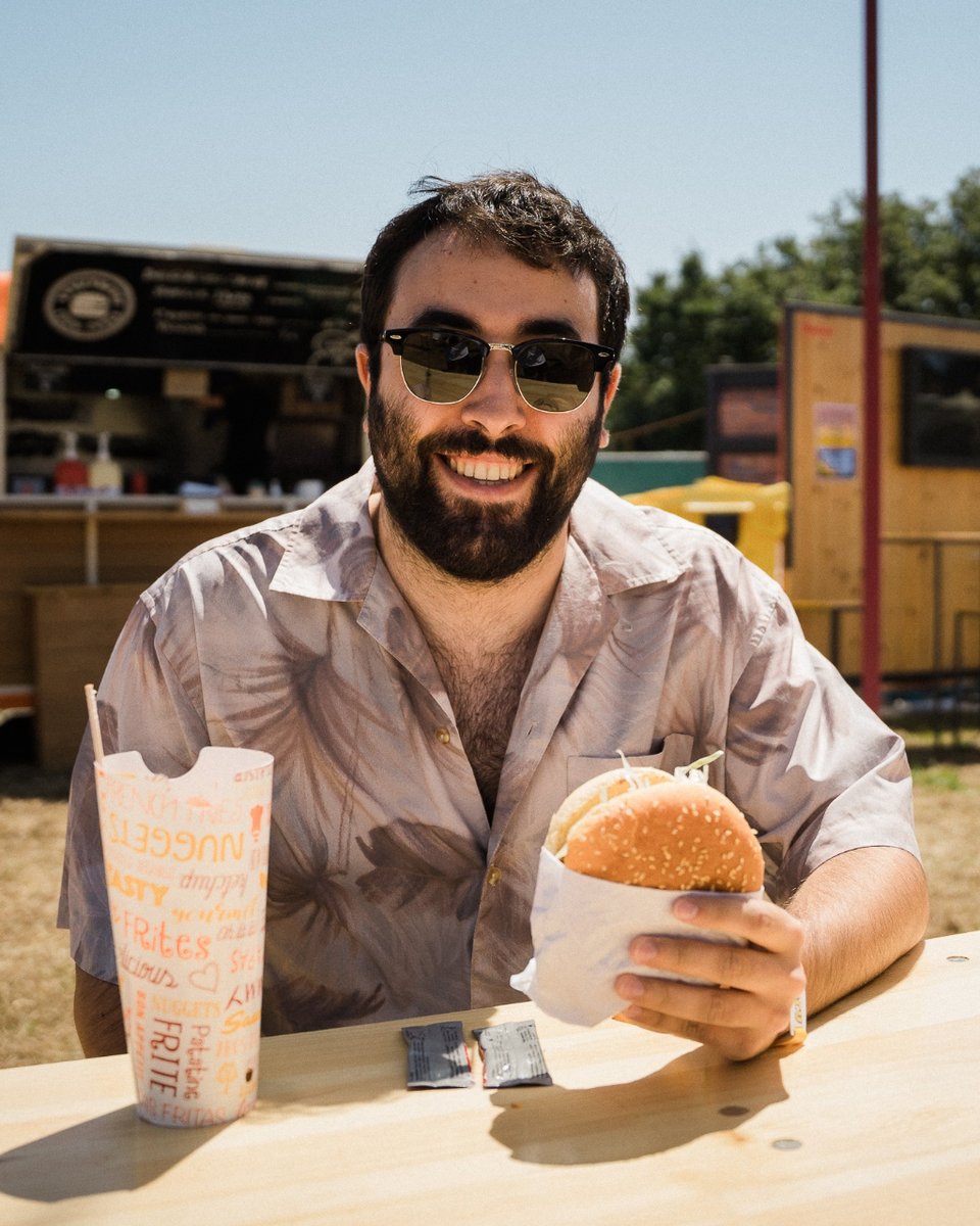 loro_facu's tweet photo. Xa comíchedes, campistas? Temos tres opcións para vós:

🍴 Toloache
🍴 La cuchara veggie
🍴 Burger Mania

🍦 E rematar cun xeadiño de Bico de Xeado! https://t.co/o3KD4NDAmx