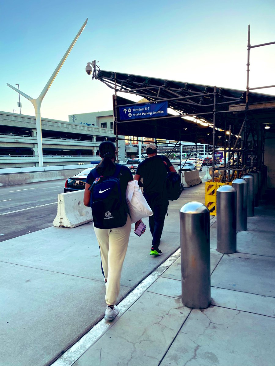 Time waits for no one…
#GeorgetownBound #HoyaSaxa
#TheWheelTurns 💙