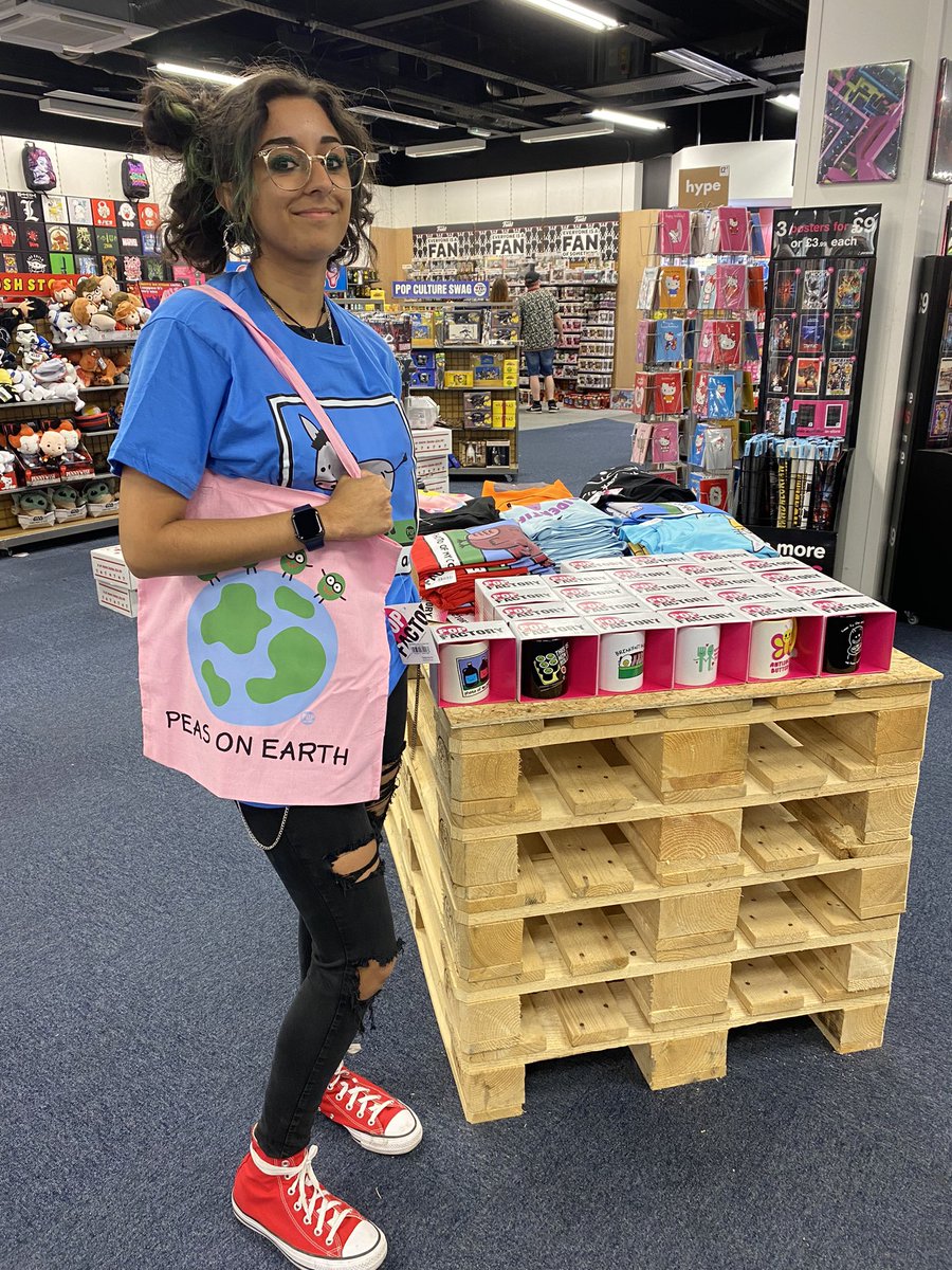 hmv_crawley's tweet photo. 🤣 Check out this hilarious new range of T shirts, mugs and tote bags! 🤣
Perfect and appropriate clothing for all occasions 😂
#hmv #thehmvshop #tshirts #mugs #totebag #crawley #popculture #popfactory https://t.co/hjFFWoDKvb