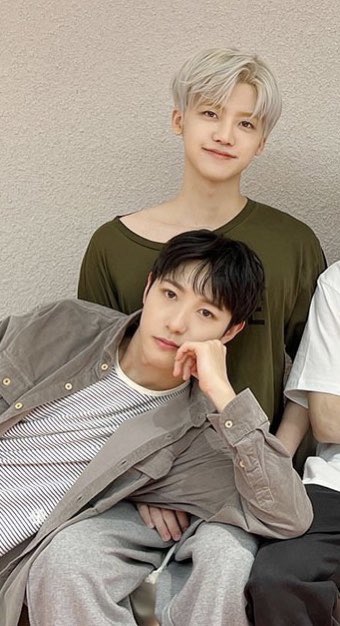 나나씨 왜 오프숄더 입고 계시나요 ?