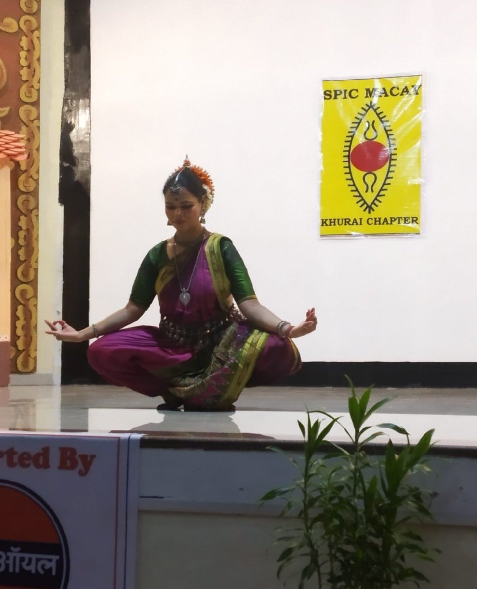 Rupeshguru1's tweet photo. Thank you team @spicmacay 
and Sudha Mukhopadhyay mam
for such a beautiful odissi dance  performance.
In this era of science students were not aware about the rich culture of India ,It is somewhere fading.
Hats off to you  👏👏
#Mygyanodaya #Indianculture
@minculturemp
@MP_MyGov https://t.co/4Jua4A5BTc