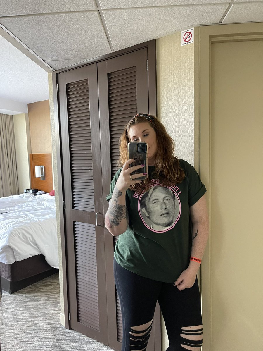 Rep-ing Mads again at Flashback Weekend 🥰