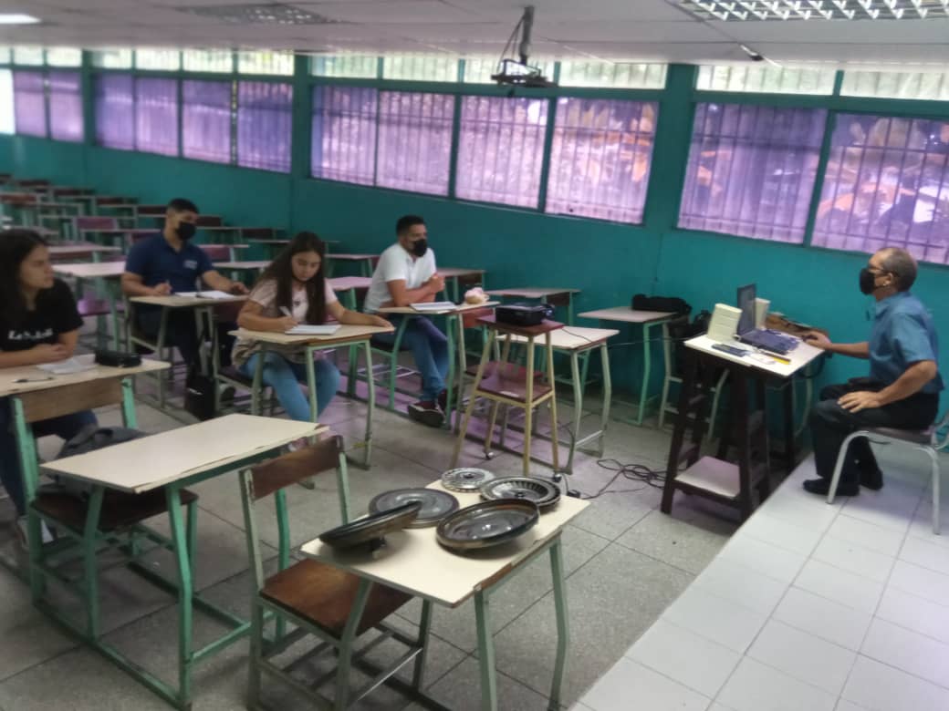prodefainuc's tweet photo. Cierre del MÓDULO II del Diplomado 
Tecnología Automotriz https://t.co/Gca23i2psq