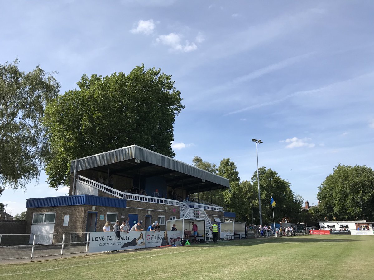thejakewhiteley's tweet image. HT at #SirHalleyStewart where #StepFour hosts ⁦@SpaldingUnited⁩ lead #StepFive ⁦@DeepingRangers⁩ 1-0 in ⁦@EmiratesFACup⁩ #ExtraPrelimRd tie - pretty evenly based contest that looks to have more goals in it!… 😉😀🏐👍🏻👍🏽👍🏿